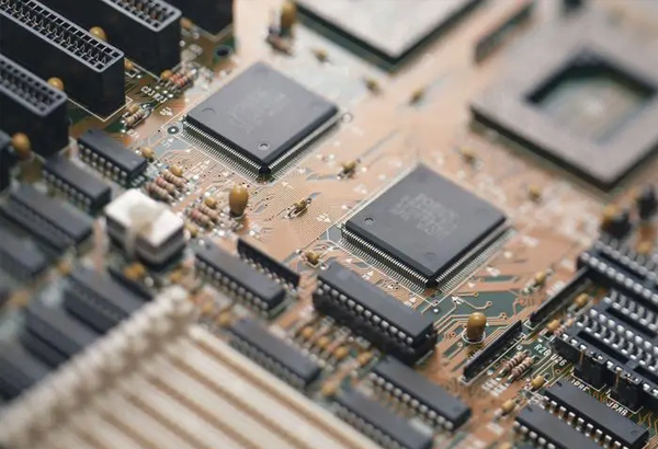 為什么要選擇四層PCB? 有哪些優(yōu)勢(shì)？